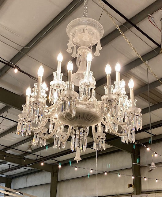 Celebrate the Holidays with Treasures from Nashville’s GasLamp Antiques
