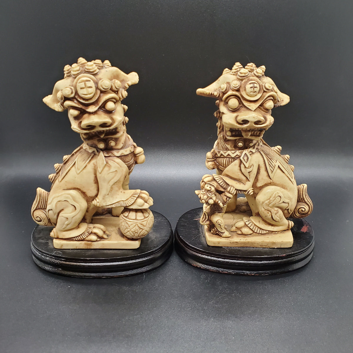 Foo Dogs