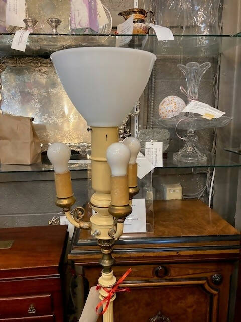 VINTAGE METAL FLOOR LAMP